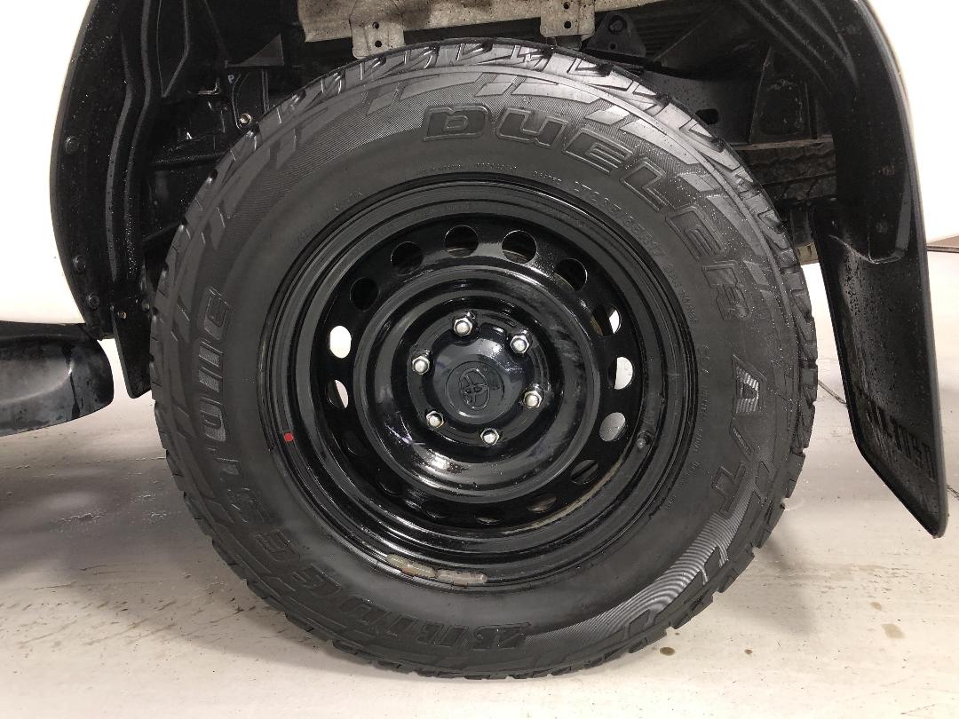 Photo '11' of Toyota Hilux