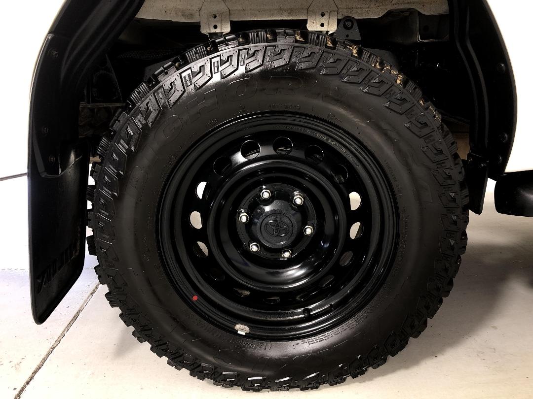 Photo '12' of Toyota Hilux