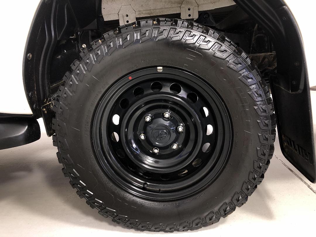 Photo '11' of Toyota Hilux