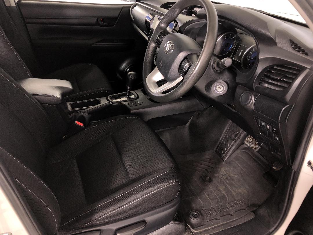 Photo '16' of Toyota Hilux