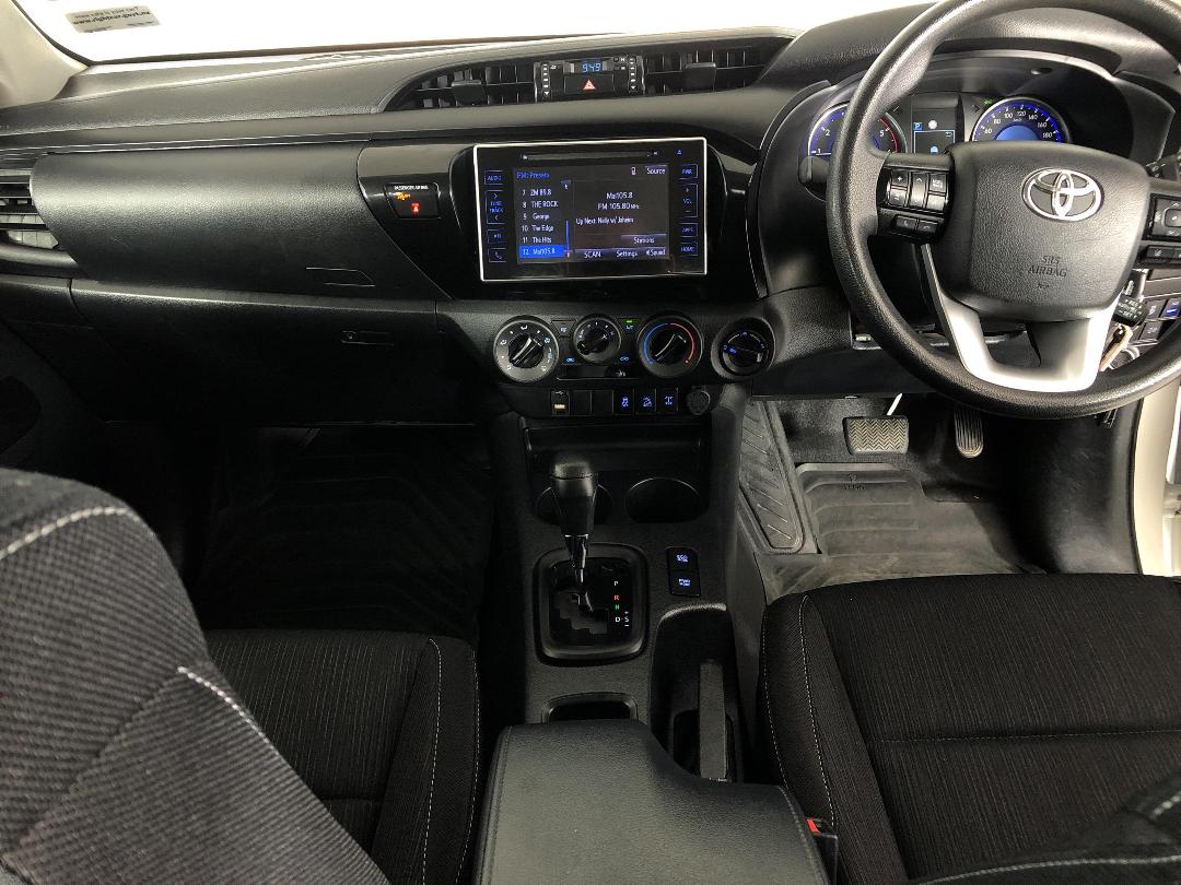 Photo '17' of Toyota Hilux