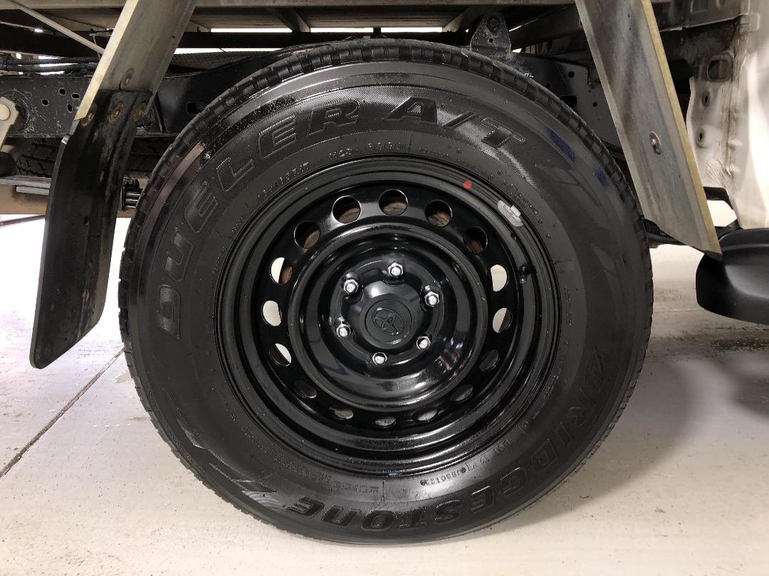 Photo '12' of Toyota Hilux