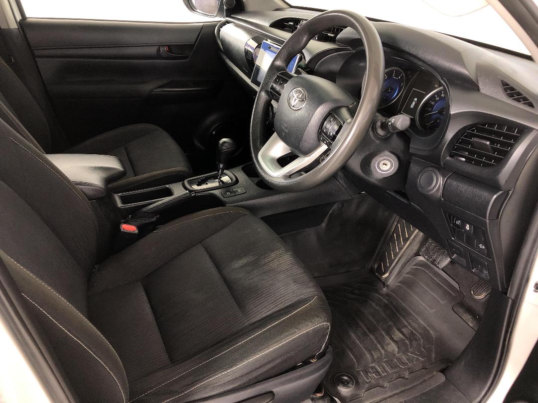 Photo '16' of Toyota Hilux