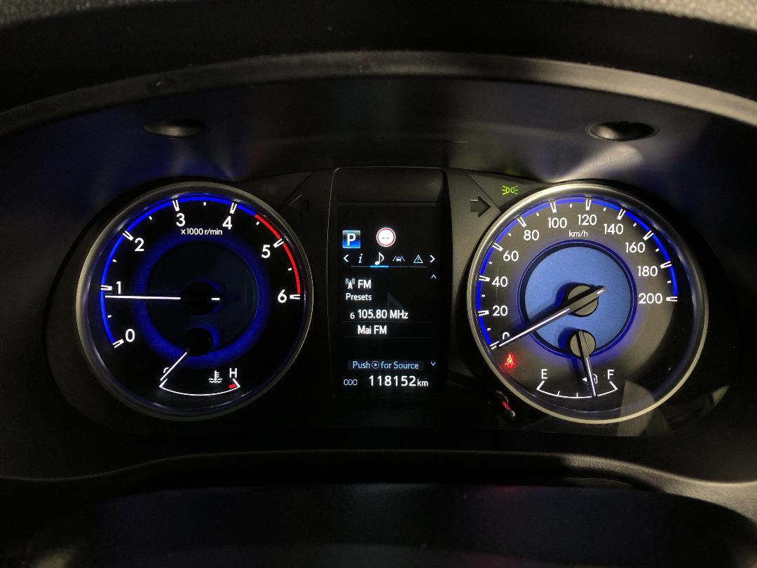 Photo '21' of Toyota Hilux