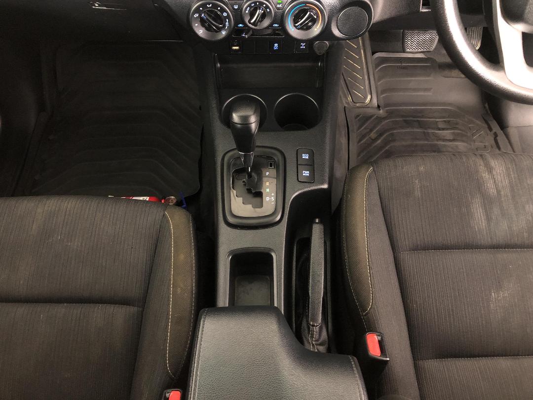 Photo '18' of Toyota Hilux