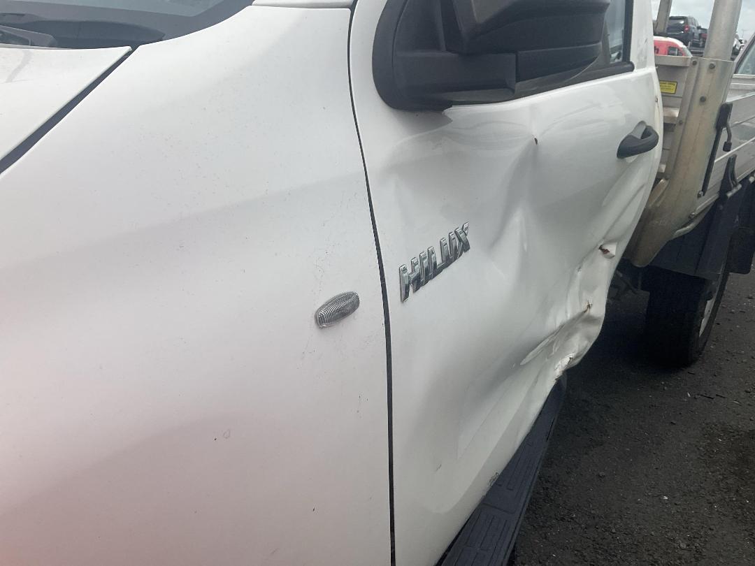 Photo '4' of Toyota Hilux SR TD SC/CC