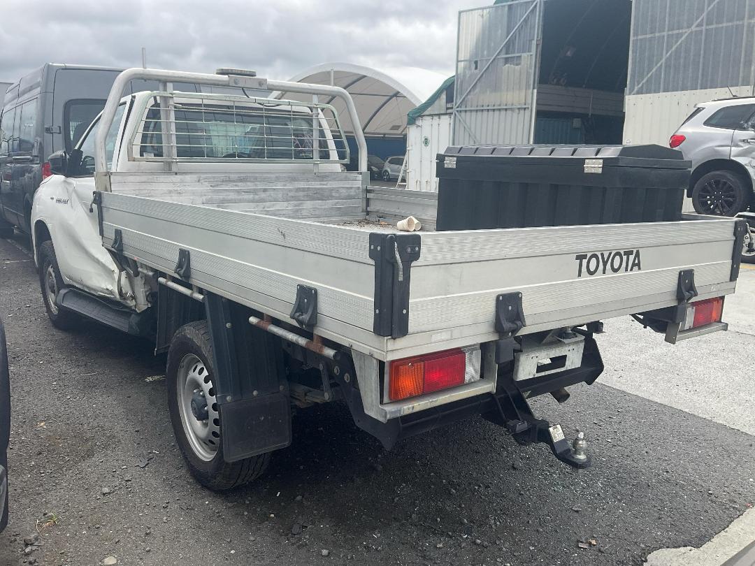 Photo '6' of Toyota Hilux SR TD SC/CC