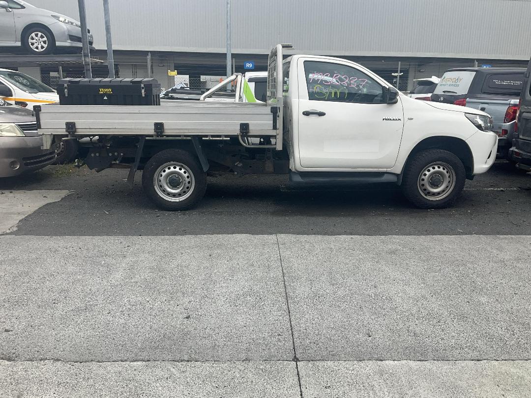 Photo '9' of Toyota Hilux SR TD SC/CC