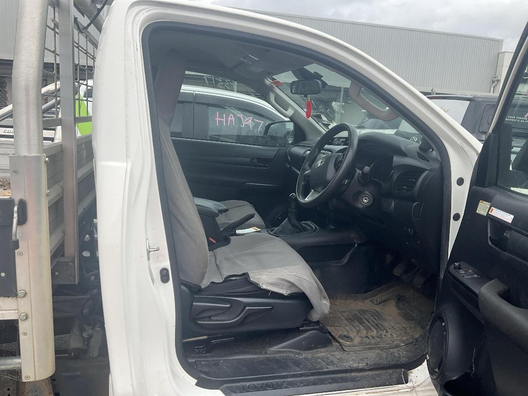 Photo '13' of Toyota Hilux SR TD SC/CC