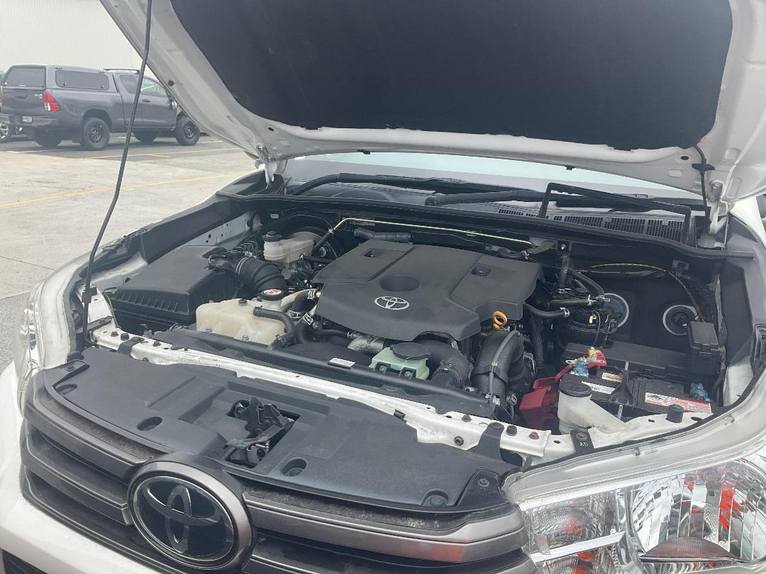 Photo '15' of Toyota Hilux SR TD SC/CC