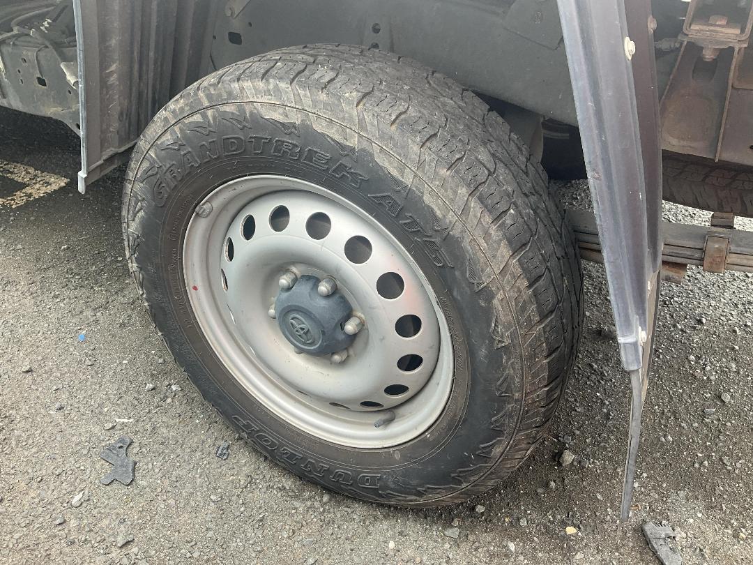 Photo '23' of Toyota Hilux SR TD SC/CC