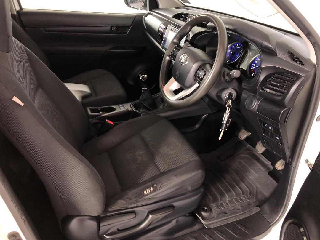 Photo '16' of Toyota Hilux