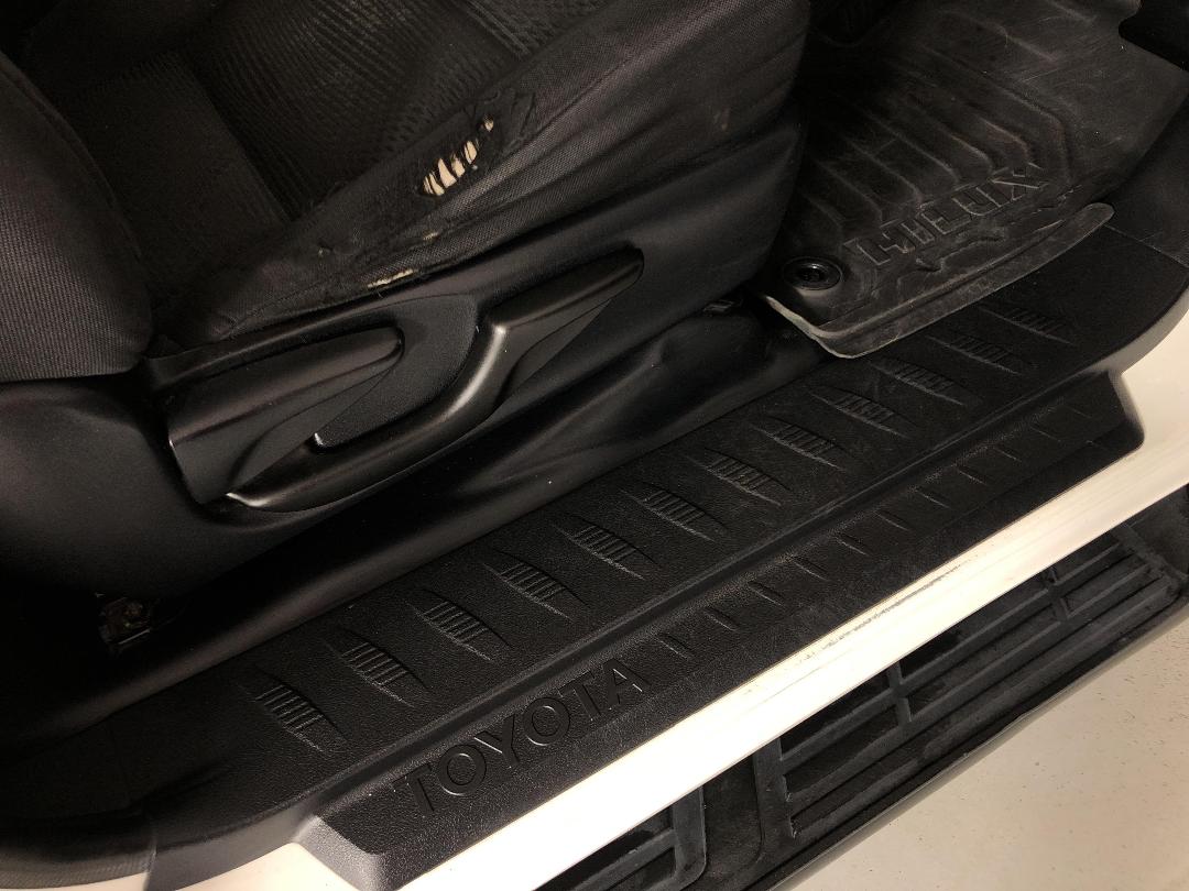 Photo '21' of Toyota Hilux