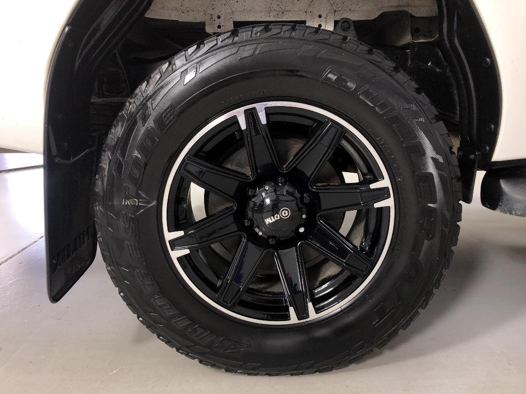 Photo '12' of Toyota Hilux