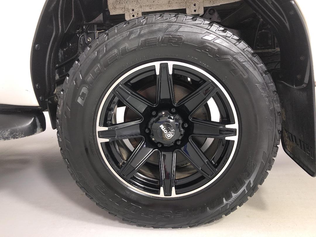 Photo '11' of Toyota Hilux