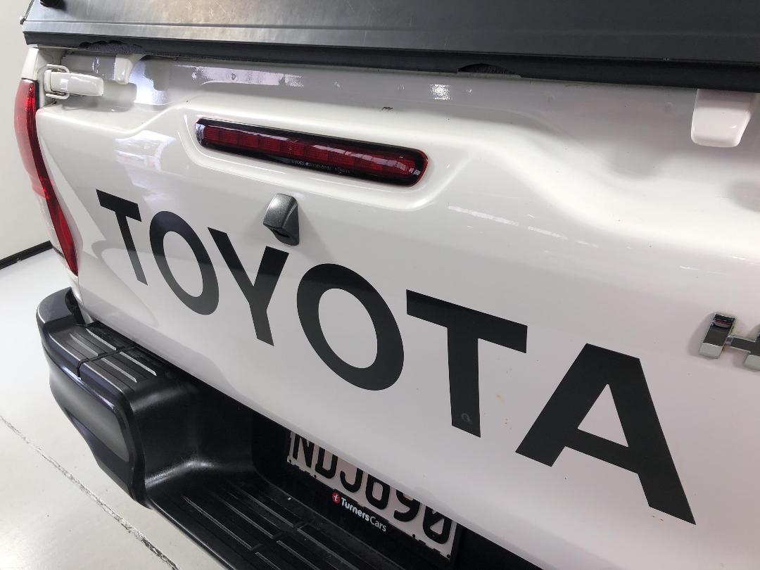 Photo '29' of Toyota Hilux