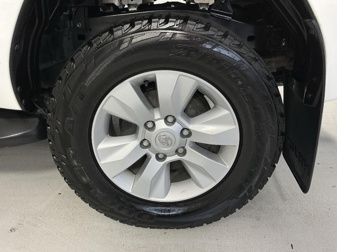 Photo '11' of Toyota Hilux Photo '11' of Toyota Hilux