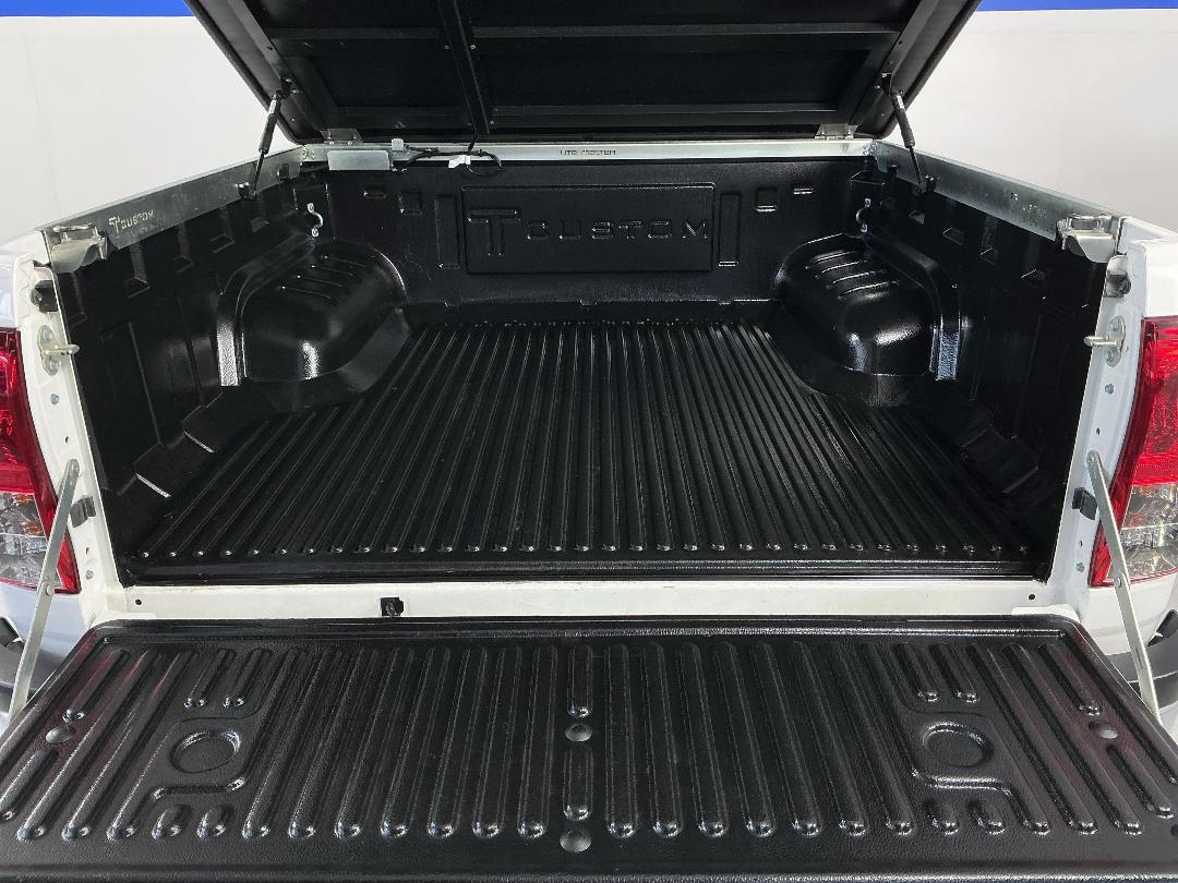 Photo '14' of Toyota Hilux Photo '14' of Toyota Hilux