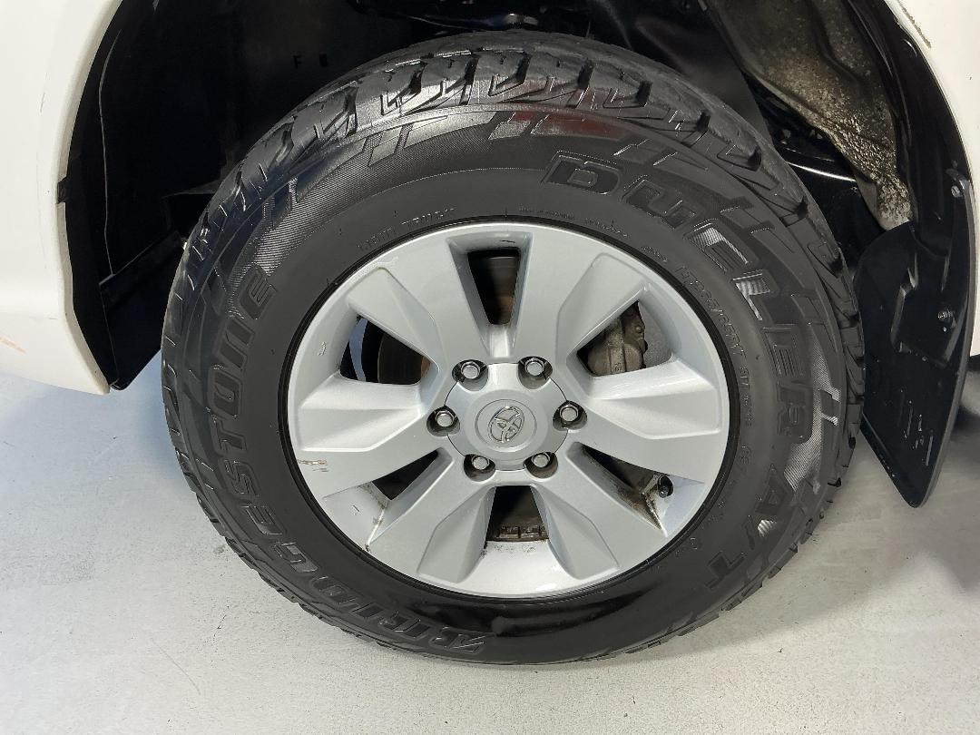 Photo '10' of Toyota Hilux