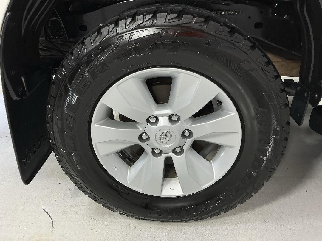 Photo '12' of Toyota Hilux