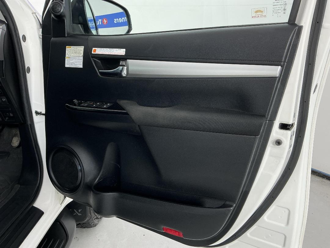 Photo '15' of Toyota Hilux