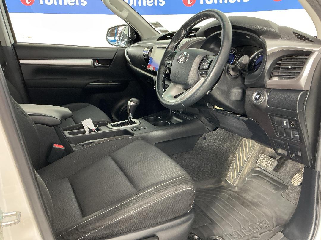 Photo '16' of Toyota Hilux