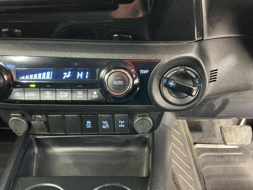 Photo '23' of Toyota Hilux