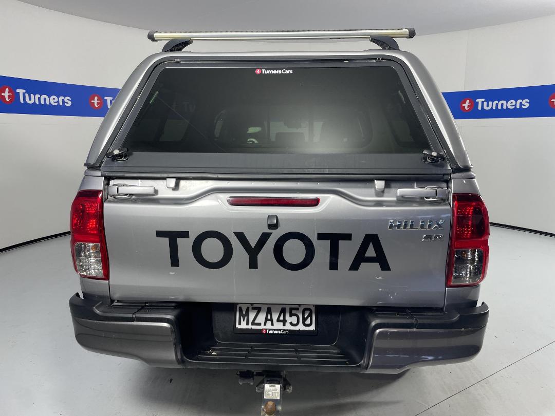 Photo '6' of Toyota Hilux
