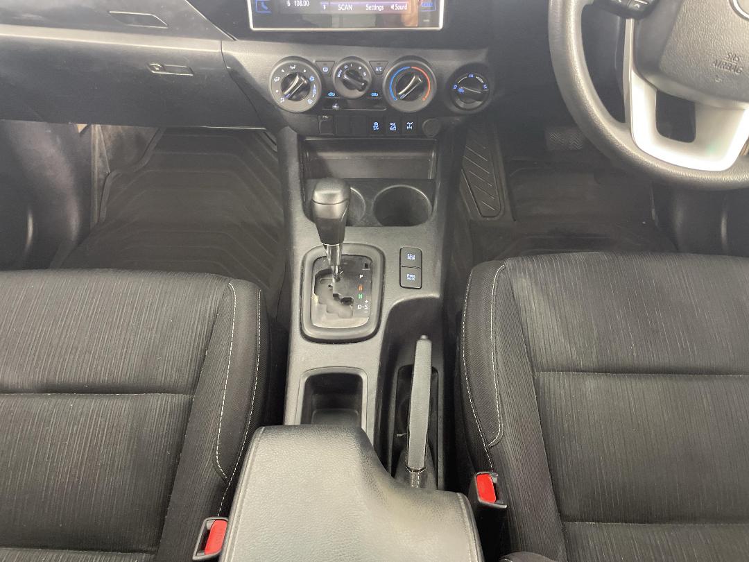 Photo '18' of Toyota Hilux