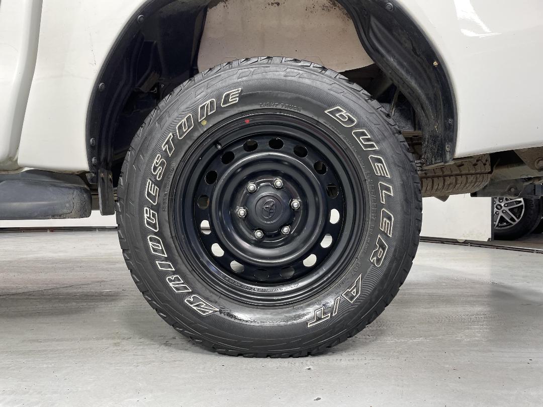 Photo '11' of Toyota Hilux