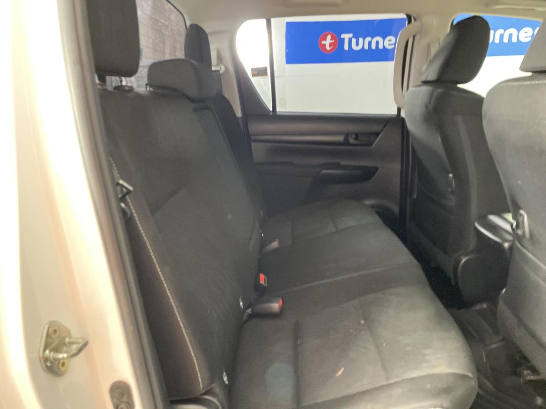 Photo '20' of Toyota Hilux