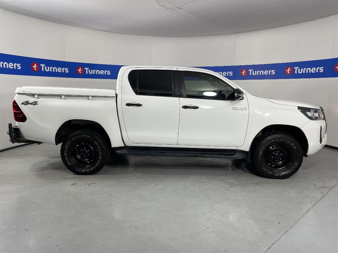 Photo '23' of Toyota Hilux