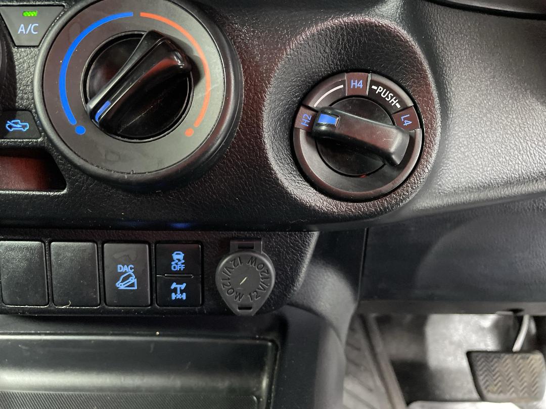 Photo '26' of Toyota Hilux