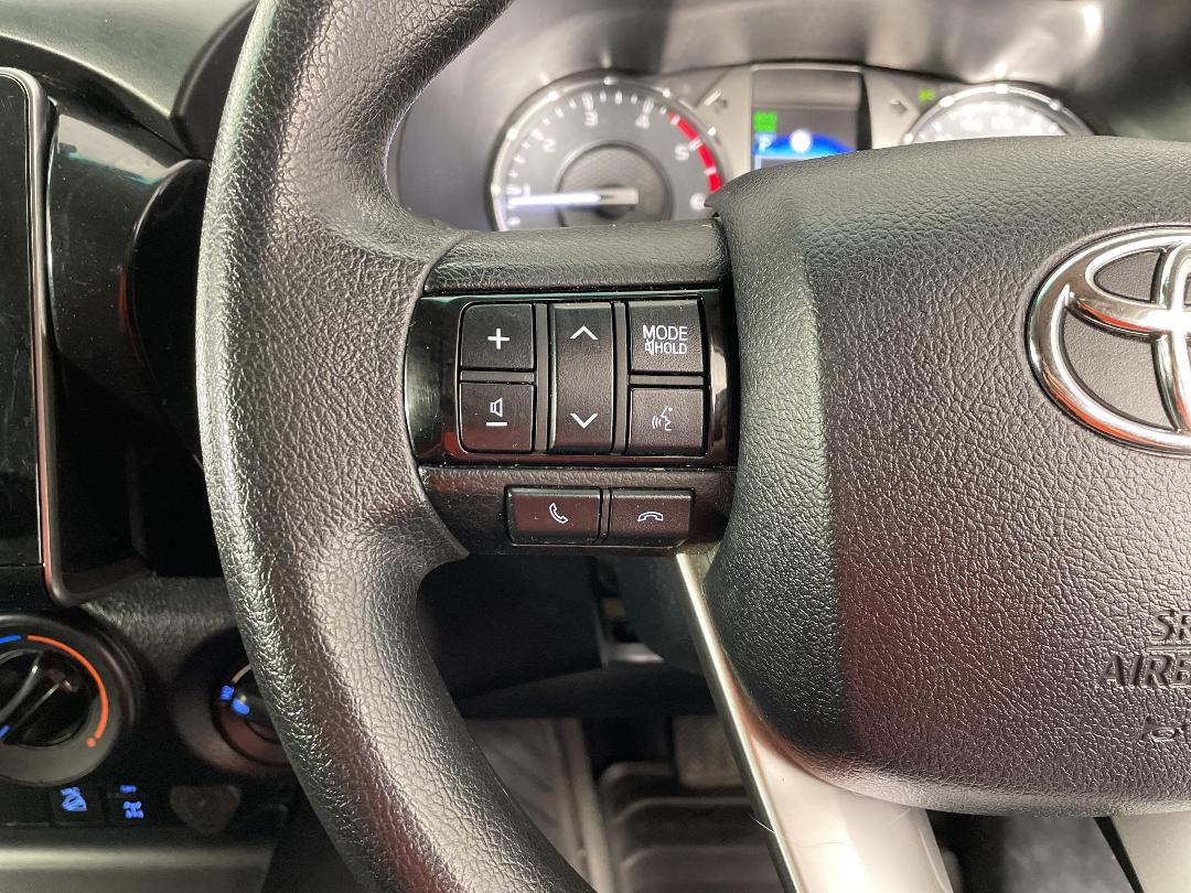 Photo '28' of Toyota Hilux