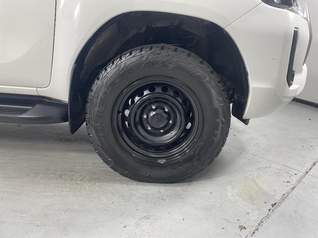 Photo '9' of Toyota Hilux