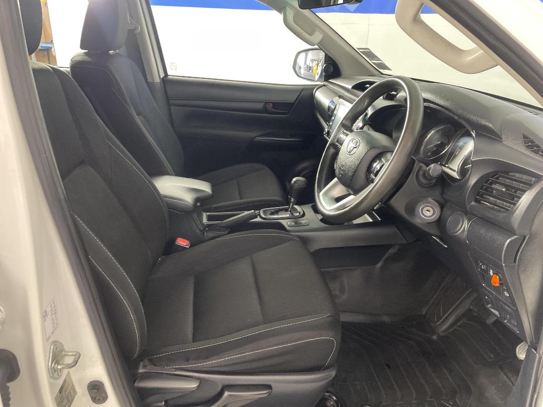 Photo '16' of Toyota Hilux