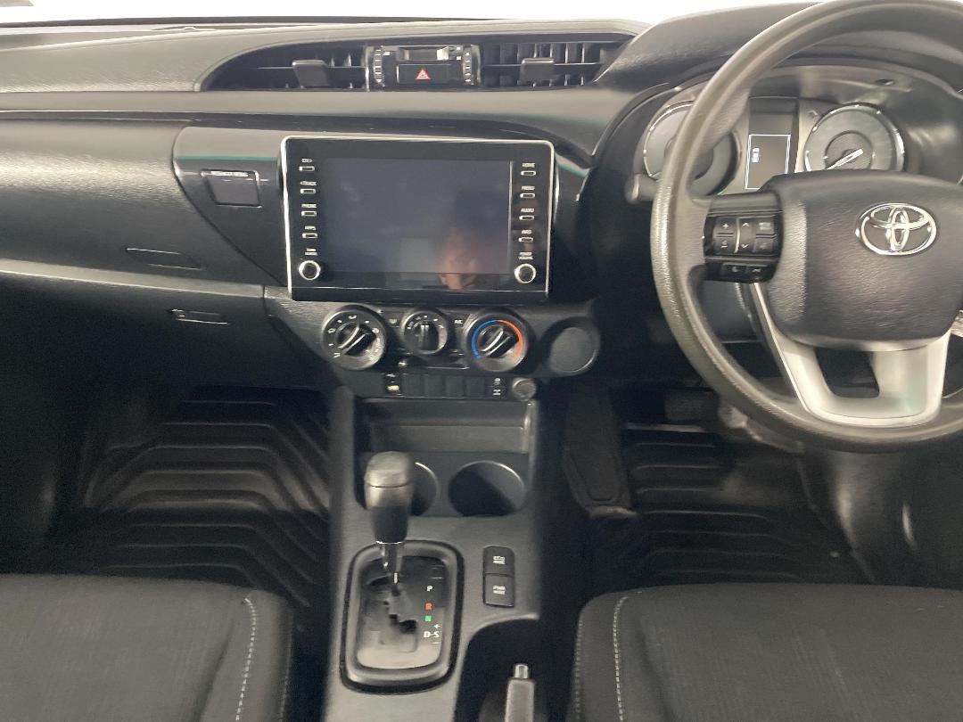 Photo '18' of Toyota Hilux