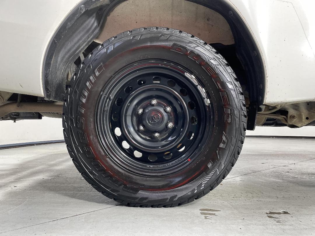 Photo '12' of Toyota Hilux