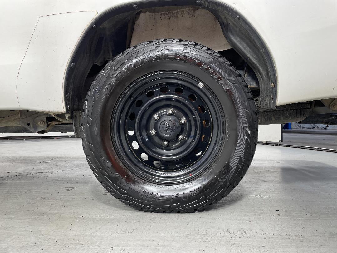 Photo '11' of Toyota Hilux