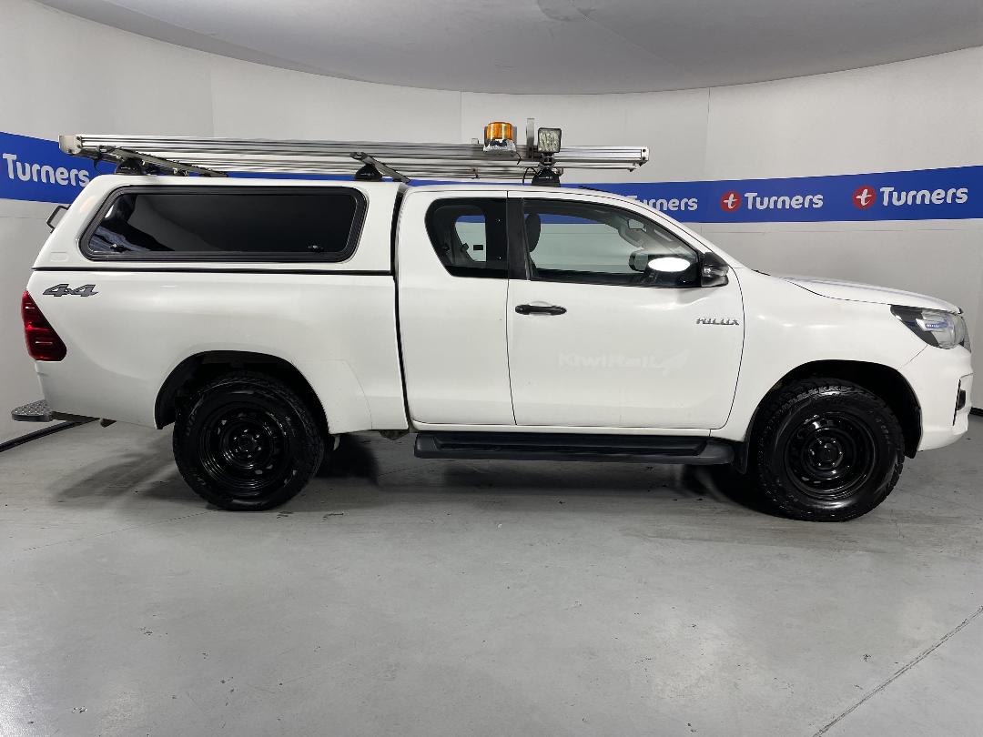 Photo '22' of Toyota Hilux