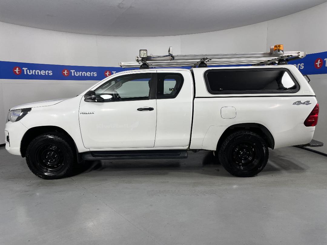 Photo '23' of Toyota Hilux