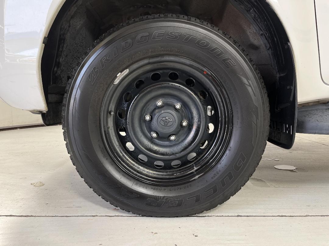 Photo '10' of Toyota Hilux