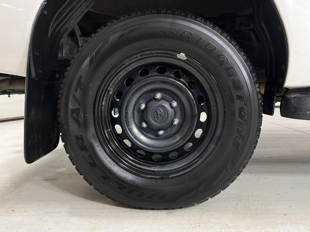 Photo '12' of Toyota Hilux