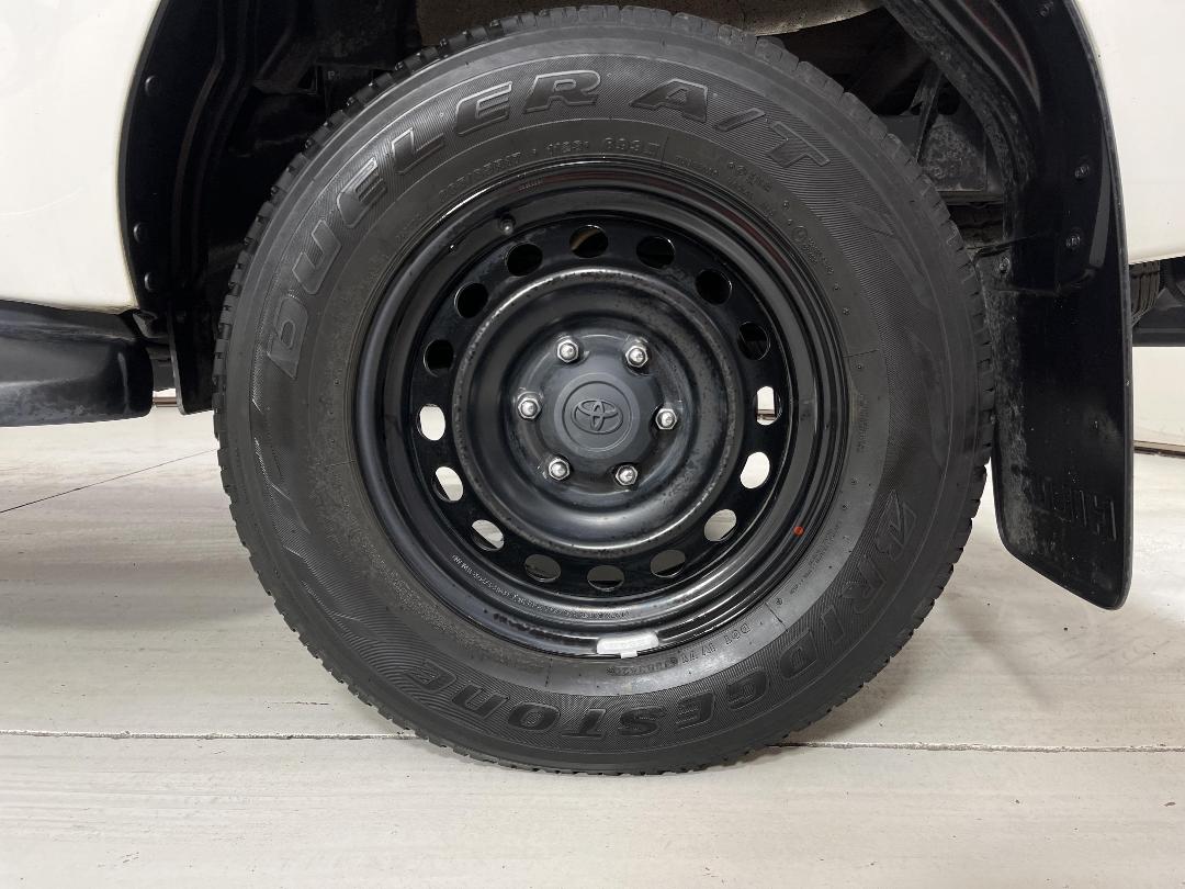 Photo '11' of Toyota Hilux