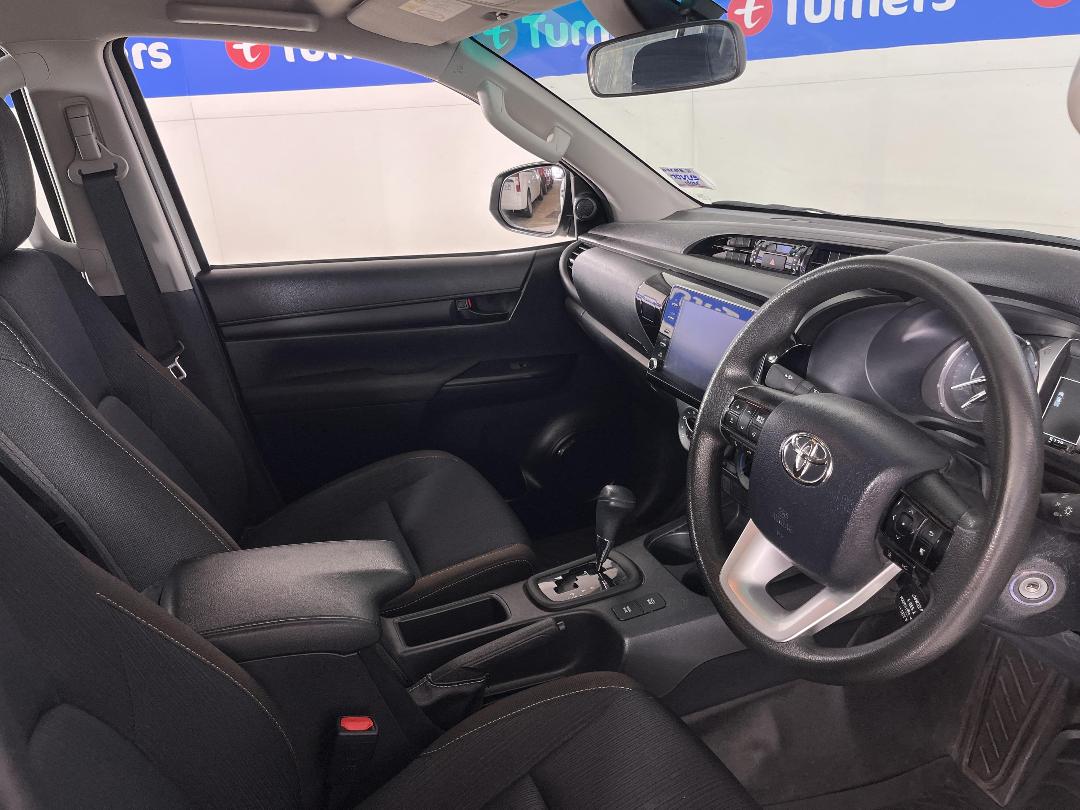 Photo '16' of Toyota Hilux