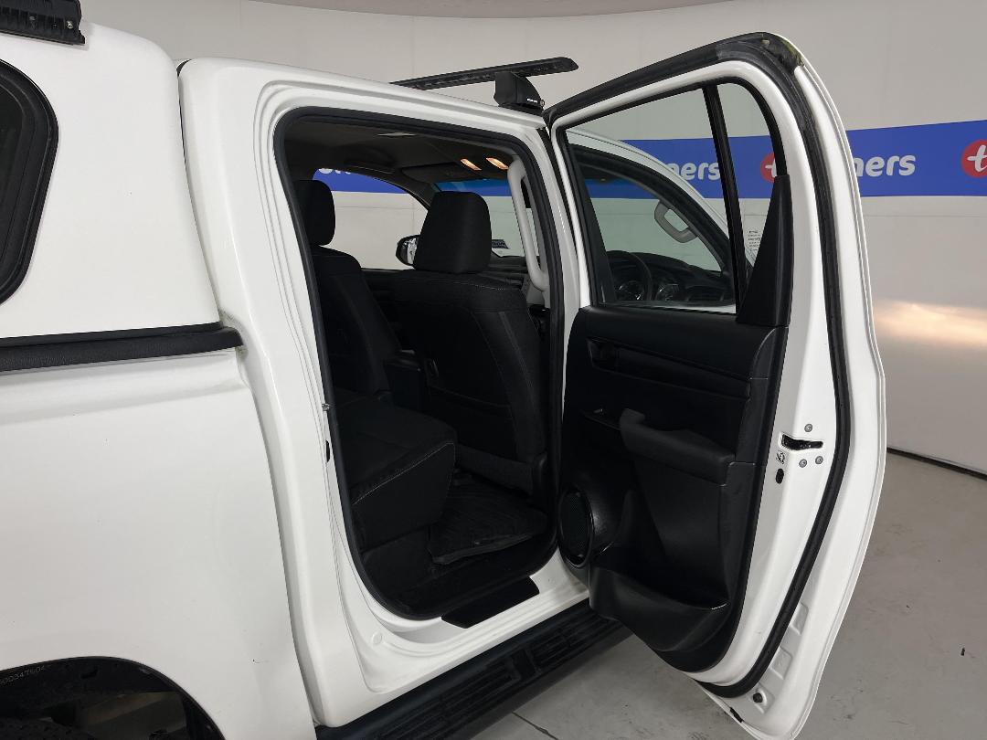 Photo '19' of Toyota Hilux