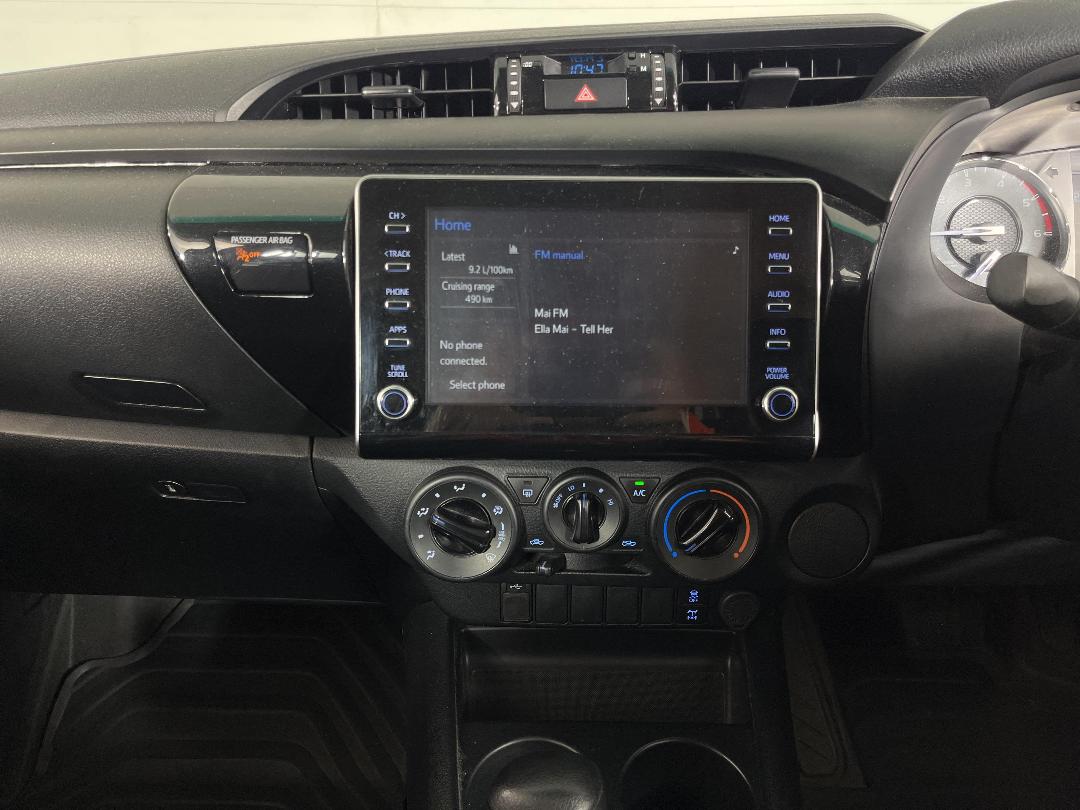 Photo '18' of Toyota Hilux