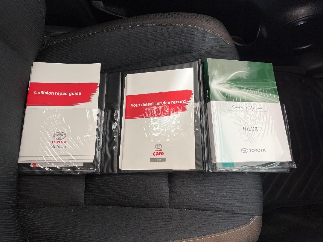 Photo '28' of Toyota Hilux