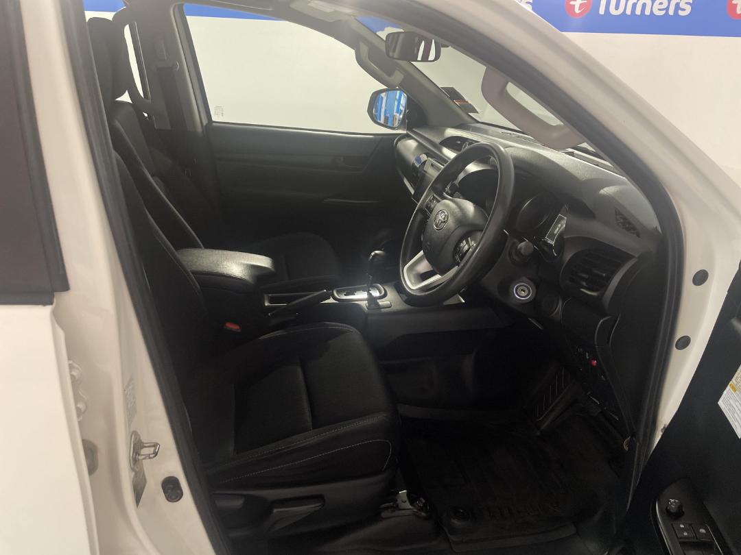 Photo '16' of Toyota Hilux Photo '16' of Toyota Hilux