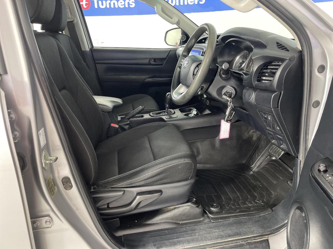 Photo '16' of Toyota Hilux Photo '16' of Toyota Hilux